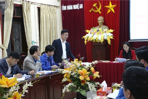 Các đại biểu thảo luận tại hội nghị